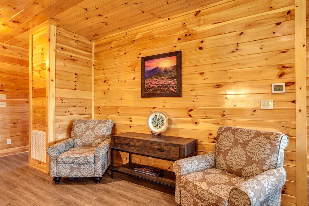 Gatlinburg Cabin With Private Hot Tub By Staycating Zewnętrze zdjęcie