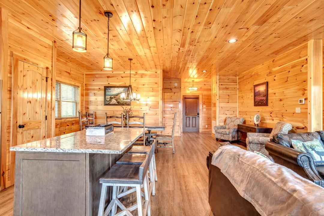 Gatlinburg Cabin With Private Hot Tub By Staycating Zewnętrze zdjęcie