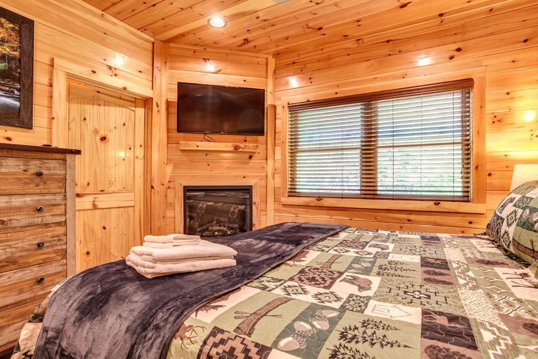 Gatlinburg Cabin With Private Hot Tub By Staycating Zewnętrze zdjęcie