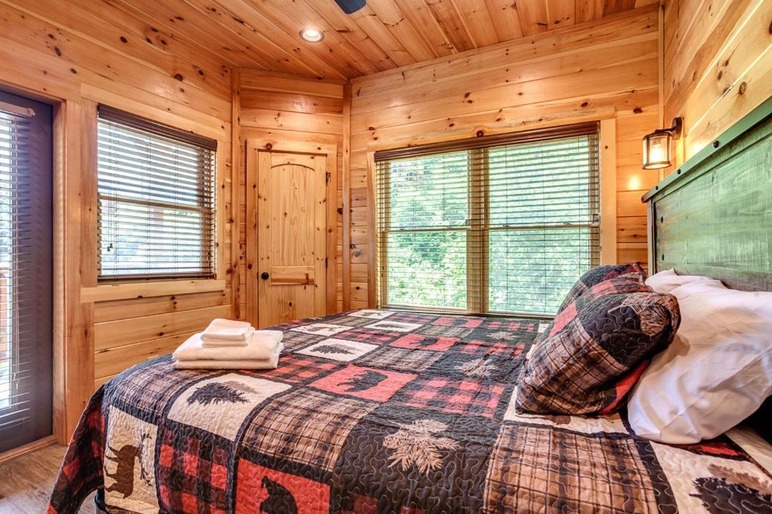 Gatlinburg Cabin With Private Hot Tub By Staycating Zewnętrze zdjęcie