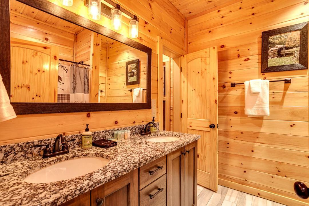 Gatlinburg Cabin With Private Hot Tub By Staycating Zewnętrze zdjęcie